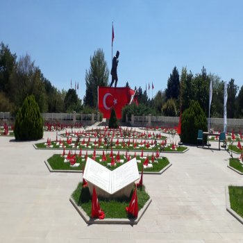 Başkomutan Mustafa Kemal Anıtı